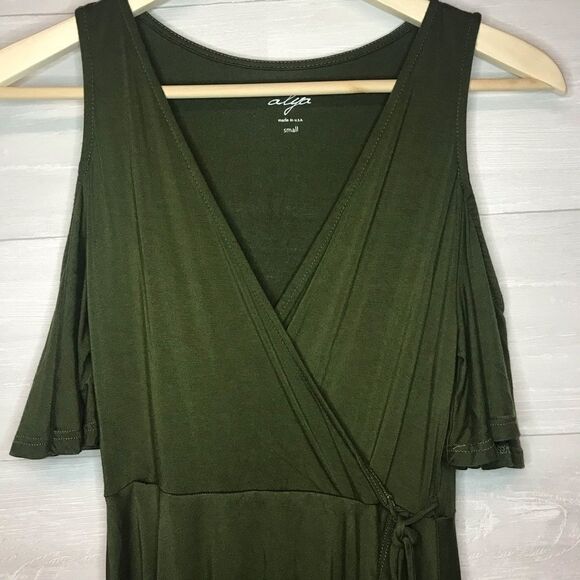 Alya Cold Shoulder Wrap Dress  | Francescas Brand Green Fit and Flowy Flattering - Picture 2 of 5